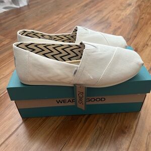 TOMS Men's White Alpargata Loafer Flat